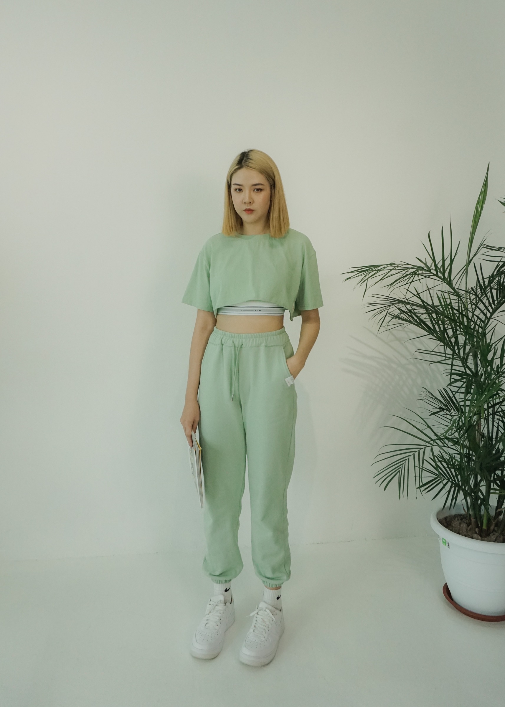 Jogger in Pistachio Green – Plein Studio