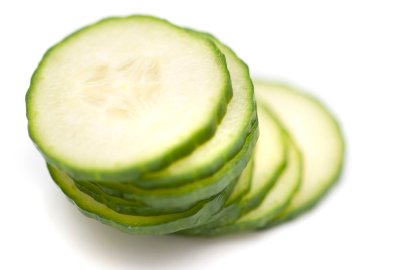 Foto Kredit: freefoodphotos.com http://www.freefoodphotos.com/imagelibrary/vegetables/slides/chopped_cucumber.html