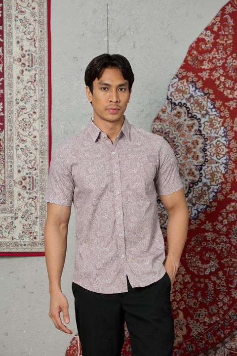 iamfamous 100320260437