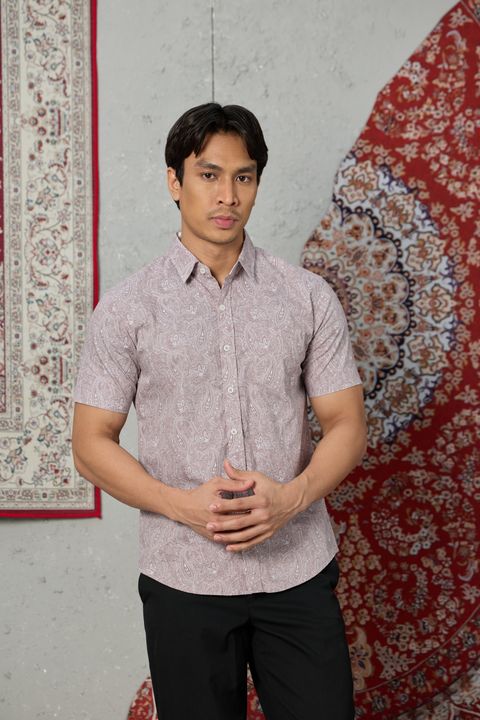 iamfamous 100320260439