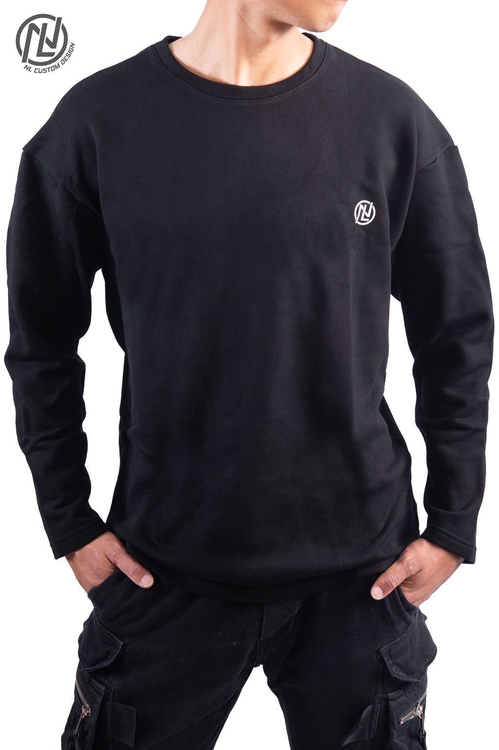 NL PURE COTTON LS T-SHIRT (Black, circle logo) front DSC_5595.jpg