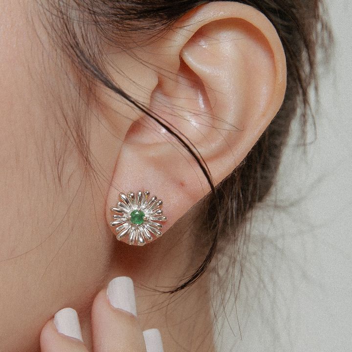 daisy_earrings_emerald_01