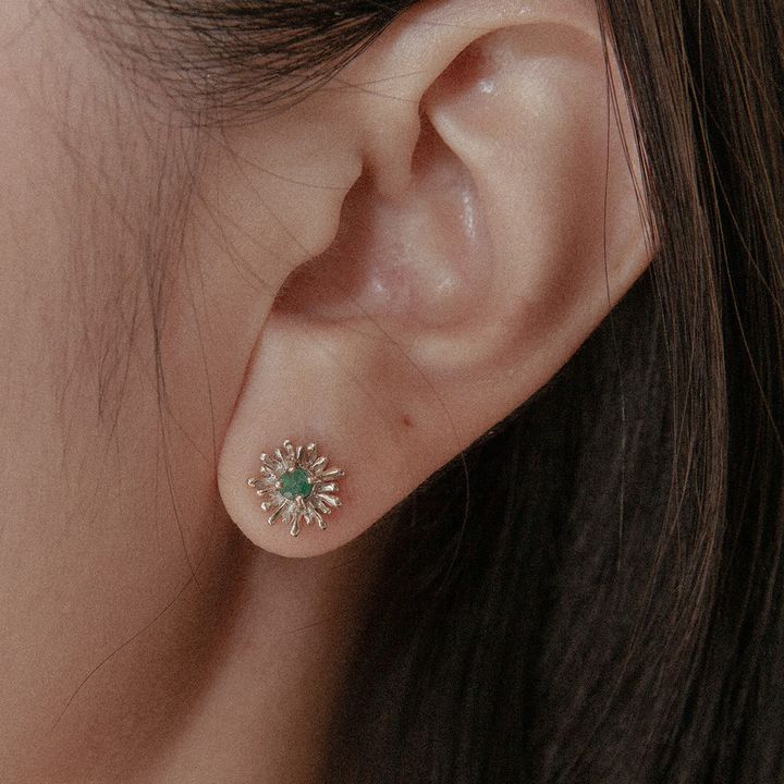 mini_daisy_earrings_emerald