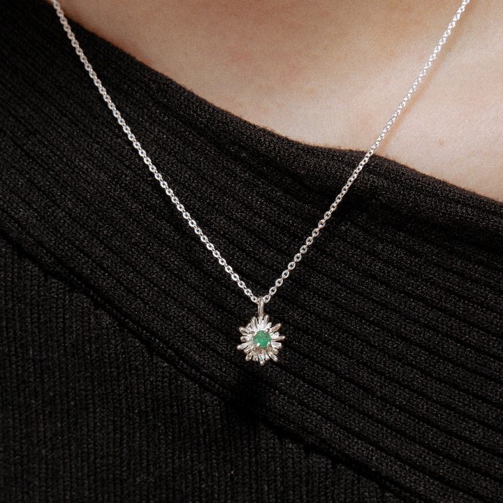 mini_daisy_necklace_emerald_04