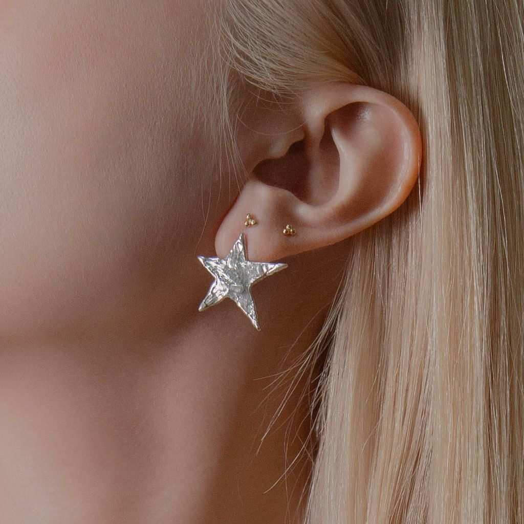 ps_ear_01