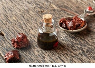 bottle-sangre-de-drago-oil-260nw-1617109441.jpg