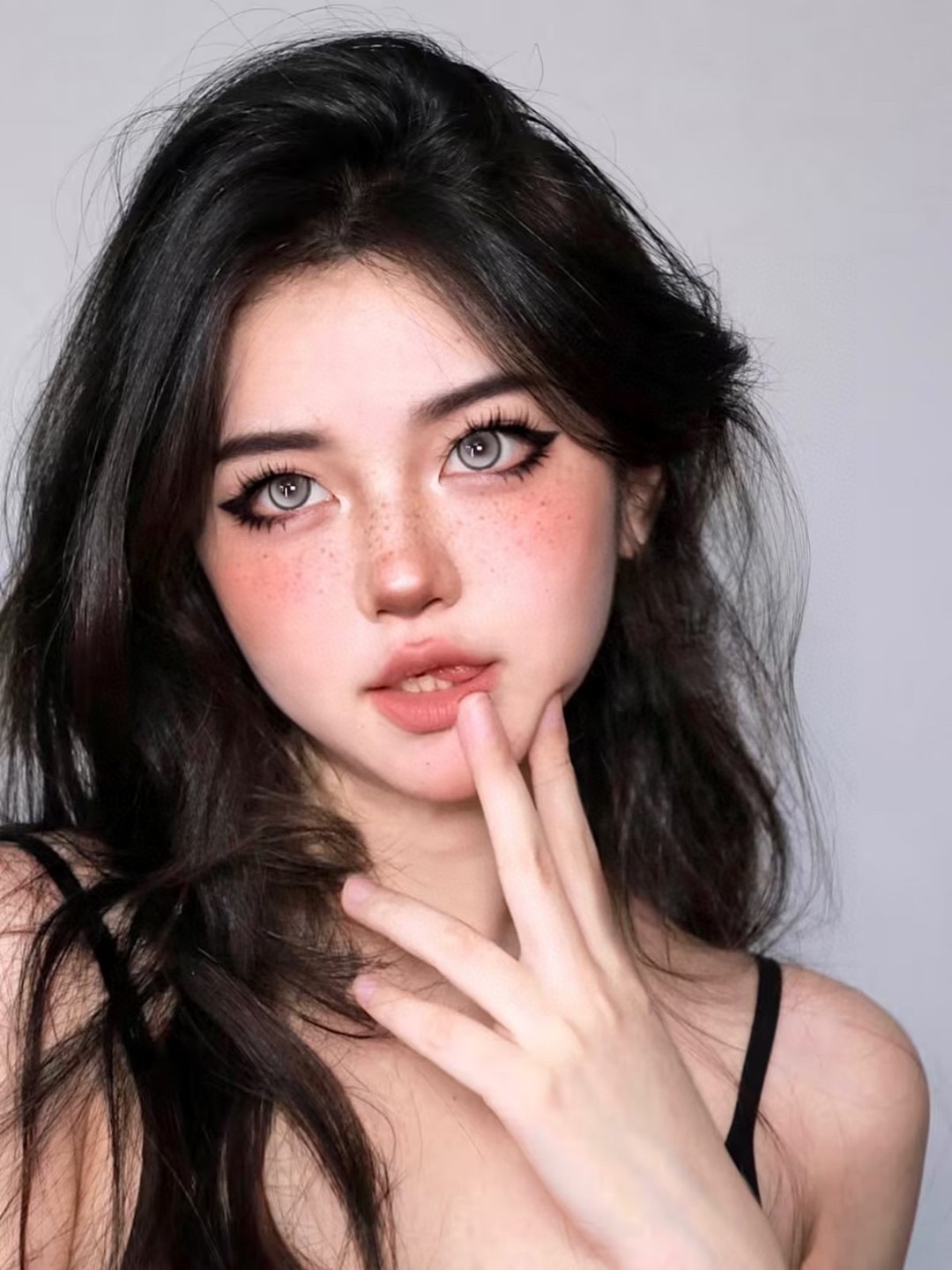 18176396311231990213