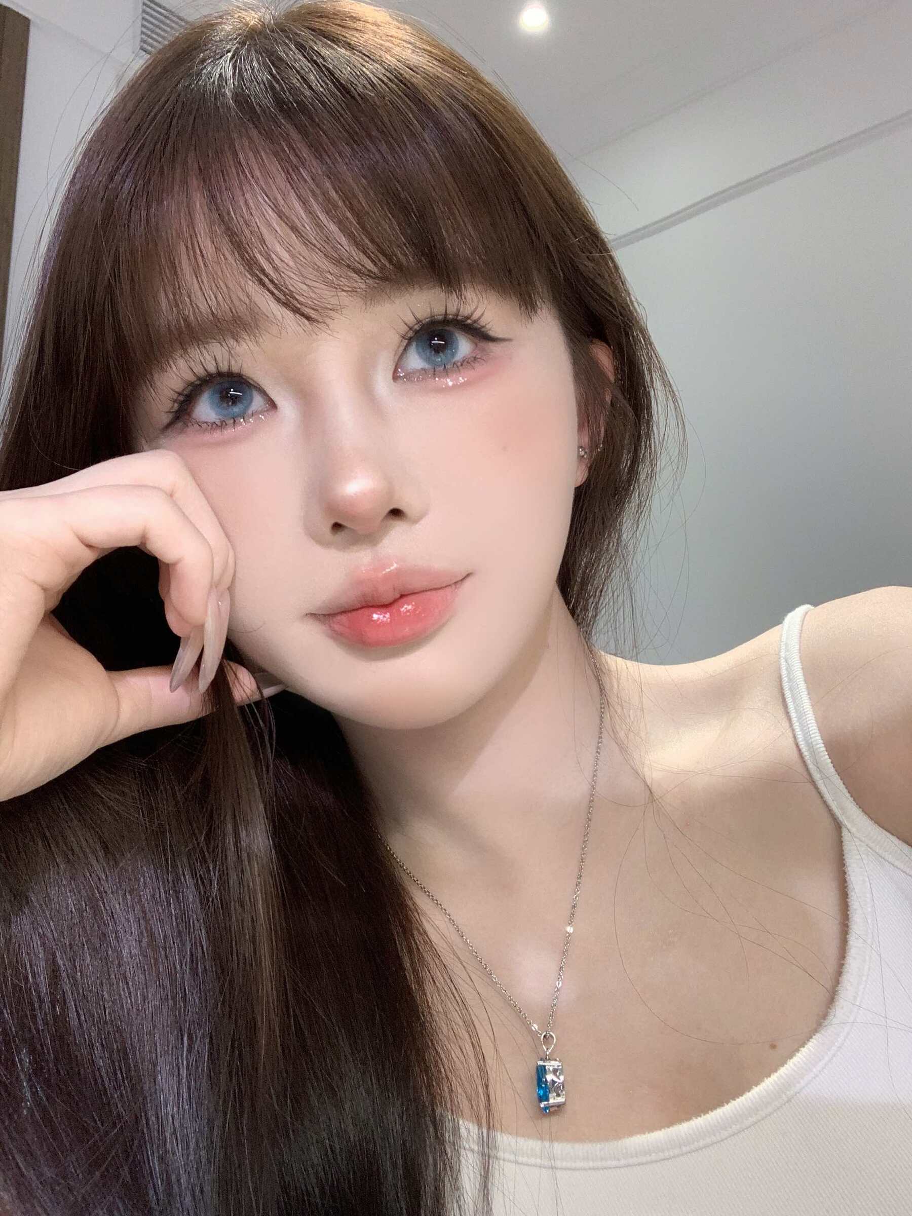 1817639631-1985278008