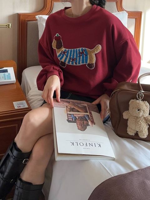23_0904_SEP04 9011_37_可愛毛毛臘腸狗大學T_紅色奶油白_F_$880  (1)