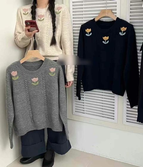 Cocovely_1111_15_療癒系小花刺繡針織衫_灰色燕麥色黑色_F_$1080  (1)