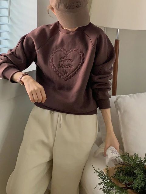 FORM STUDIO_1110_18_愛心刺繡內刷絨大學T_咖啡象牙白粉色灰色_F_$1280   (1)