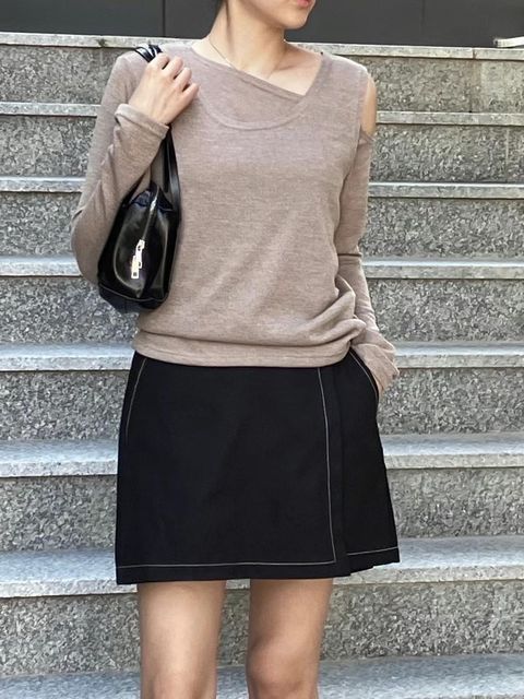 92_1031_5W233_54_造型領單肩洞素衫_深杏藍色_F_$1280 (1)