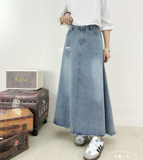 11_0123_25015_38_顯瘦刷色A字牛仔長裙_藍色黑色_F_$880  (1)
