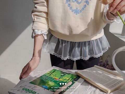 23-FEB05.10437-20580134-電繡圖字母大學T-奶油色. 灰色. 粉色-F-0ˇ