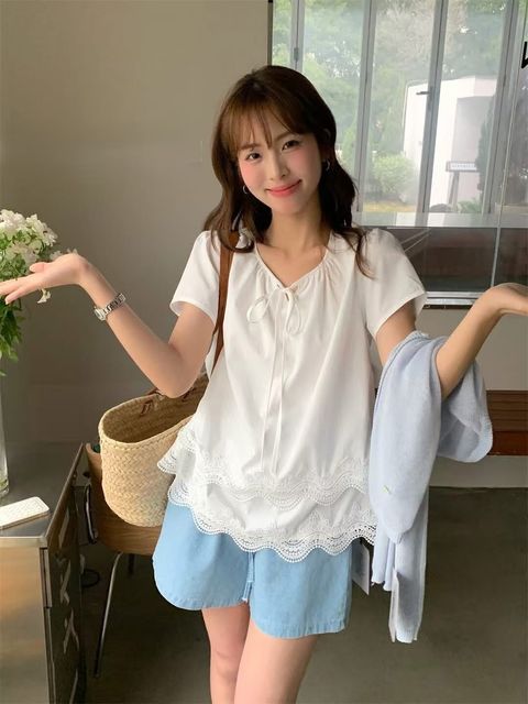 92_0416_6X614_32_蕾絲波浪花邊綁帶素衫_象牙白_F_$780  (1)