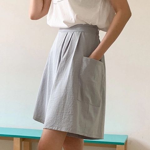 23-JUN05.11781-20290064- 文青感壓褶口袋A字褲裙-黑色. 淺藍. 淺杏. 深杏-F-01