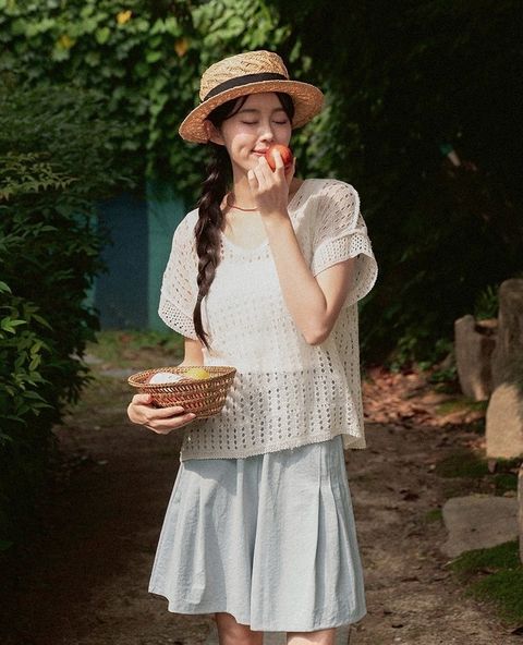 23-JUL05.12049-20400094-大V領鏤空洞洞線衫-白色. 杏色. 灰色. 咖色. 綠色. 黑色-F-01