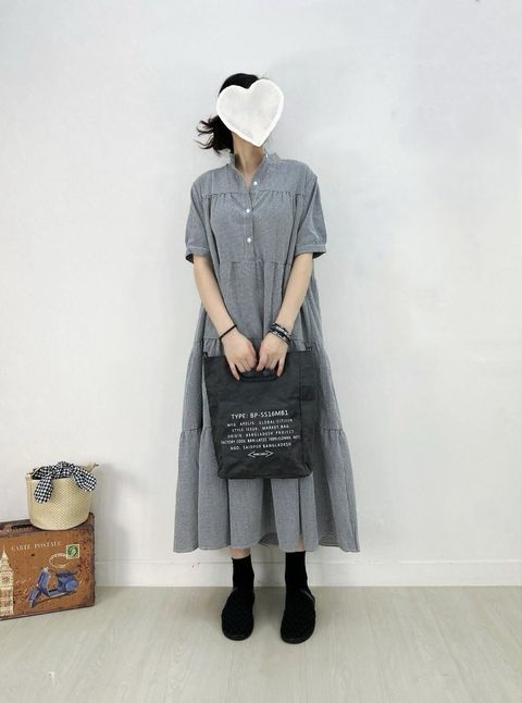 11-25535-20300074-日系文青感立領格紋蛋糕洋-黑白格-棉麻-F-01