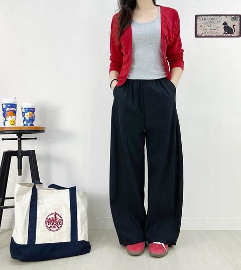 11_0825_25603_20_斜口袋腰壓褶休閒寬褲 _黑色杏色_$480  (1)