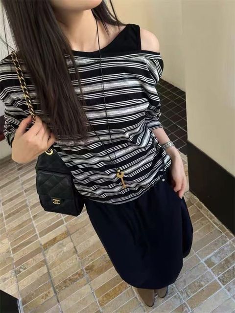 92_1007_6Y174_23_11-J25765-25_假兩件單肩洞條紋衫_灰色黑色藍色_F_$580  (1)