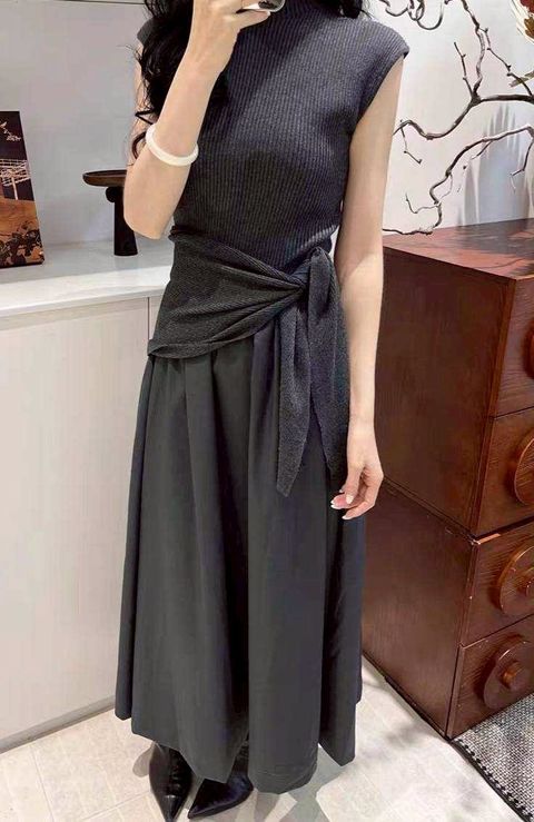 Circle_0930_77902_43_針織拼接長洋-附針織披肩_灰色黑色_F_$1080  (1)