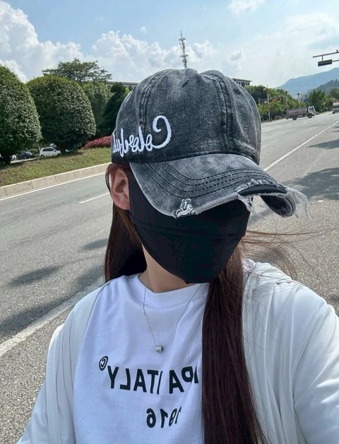 23-OCT05. 12768-20180044-破壞感洗舊字母棒球帽-黑灰色. 藍色-F-特價$350-01