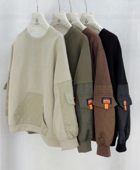 11-25786-20260064-菱格壓紋口袋拼接袖布標大學T-杏色. 綠色. 咖色. 黑色-F-01