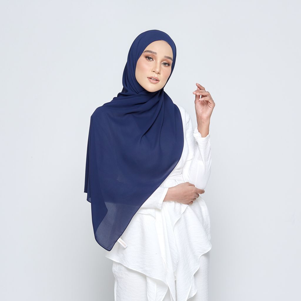 COVEREDSCARF0172.jpg