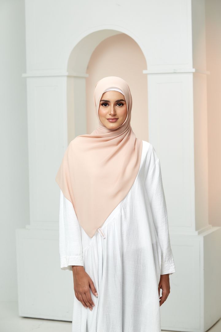 COVEREDSCARF1908.jpg