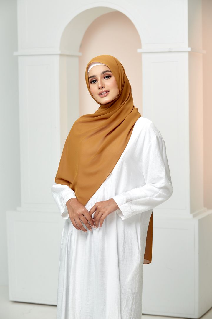 COVEREDSCARF1857.jpg