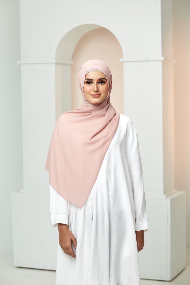 COVEREDSCARF1814.jpg