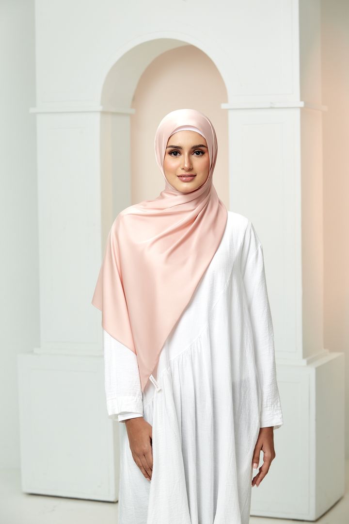 COVEREDSCARF2216.jpg