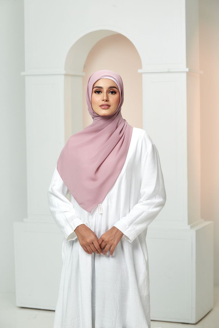 COVEREDSCARF2067.jpg