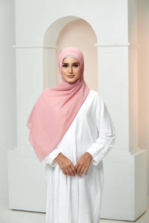 COVEREDSCARF1918.jpg