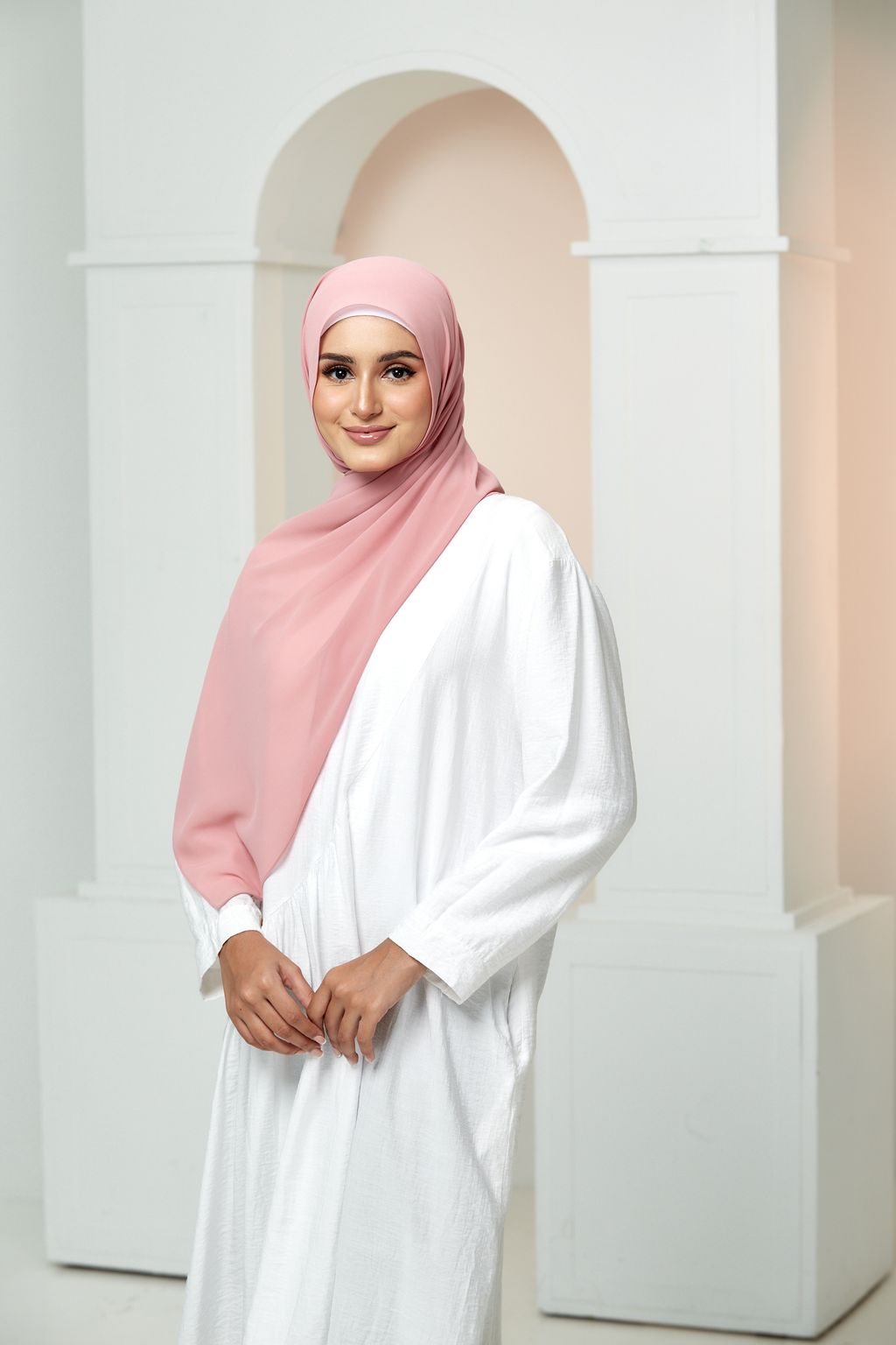 COVEREDSCARF1922.jpg
