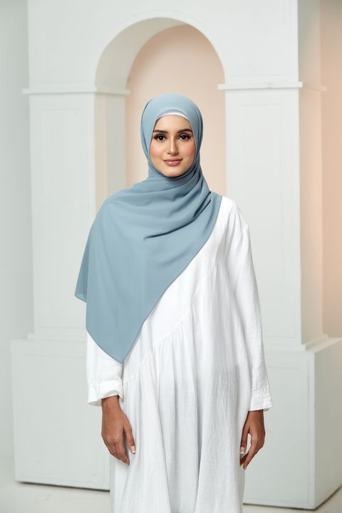 COVEREDSCARF1864.jpg
