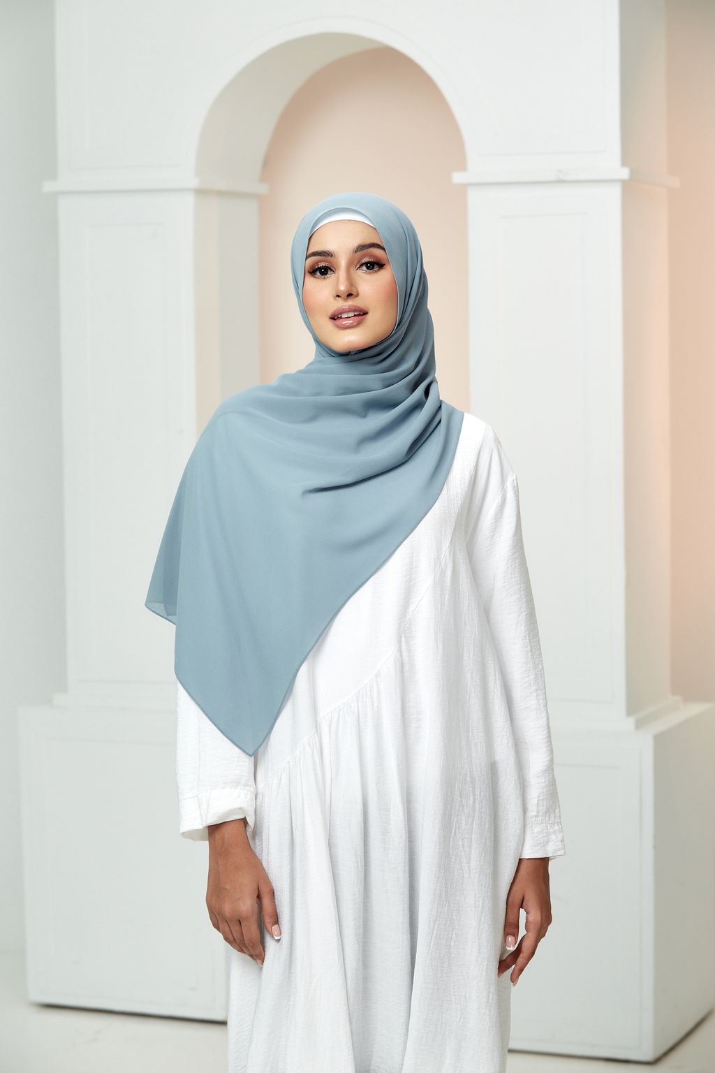 COVEREDSCARF1865.jpg