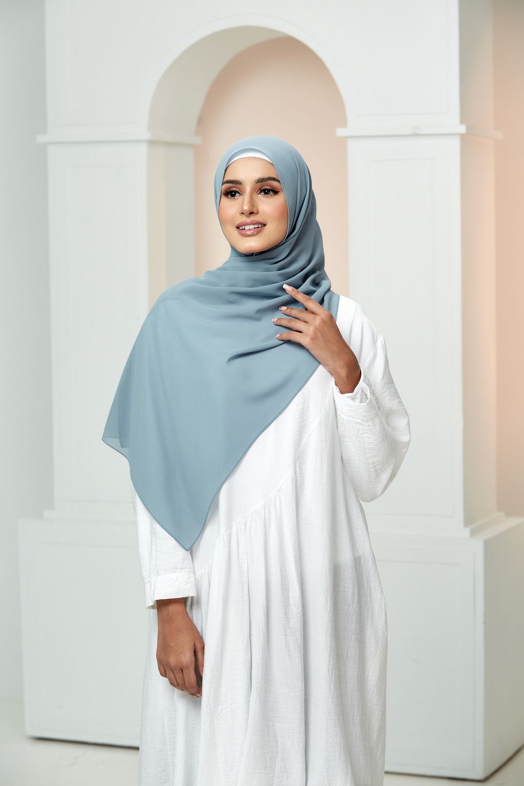 COVEREDSCARF1869.jpg