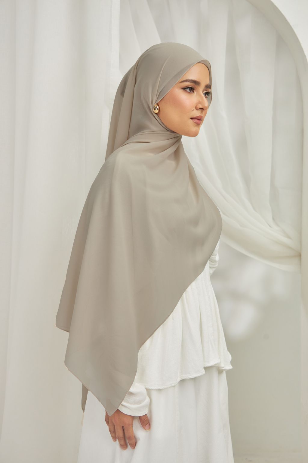 MID GRAY 3