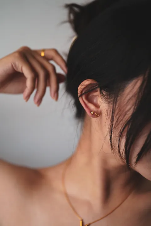 7030EB74-E7F6-404F-A60E-3A61ADC55613