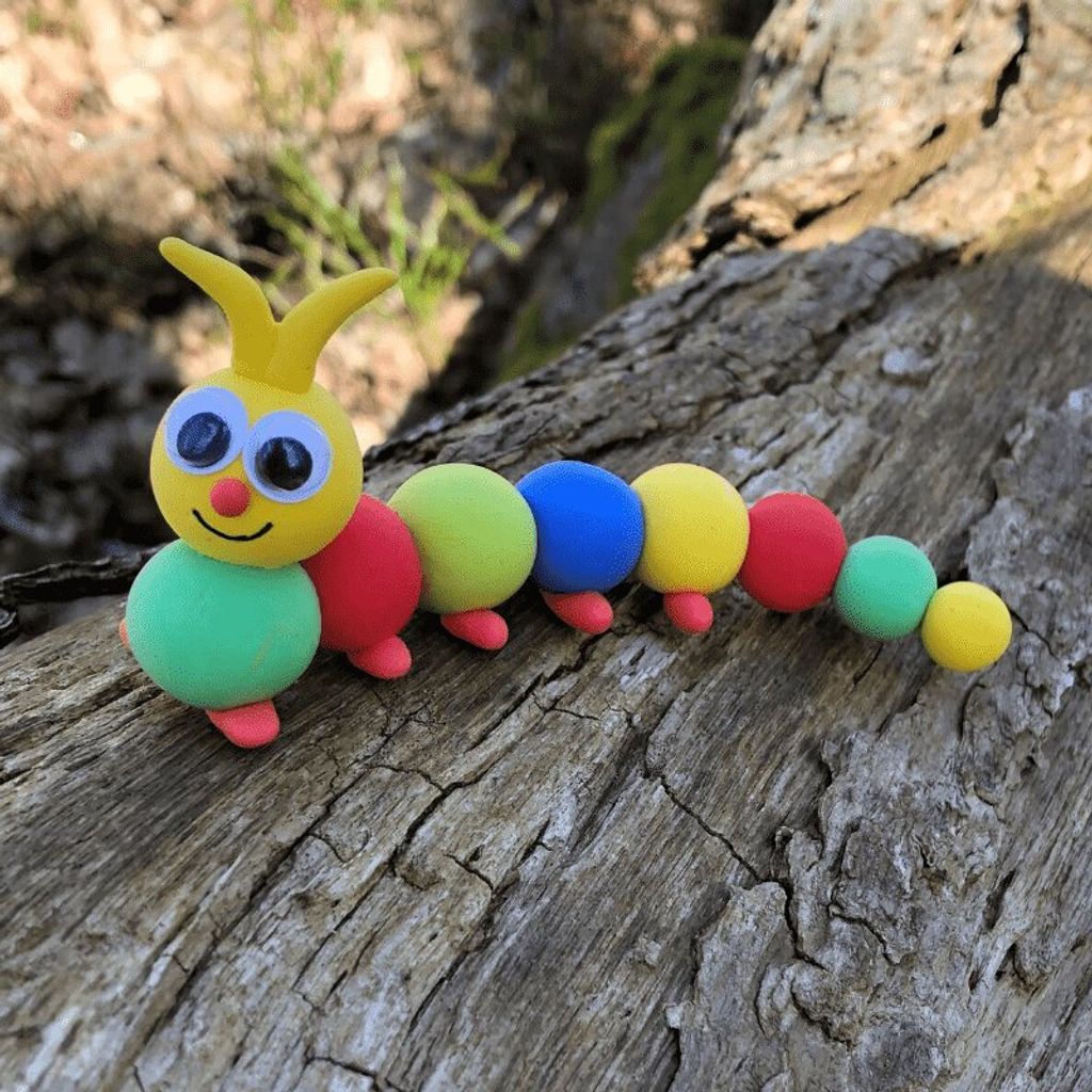 caterpillar-from-silk-clay