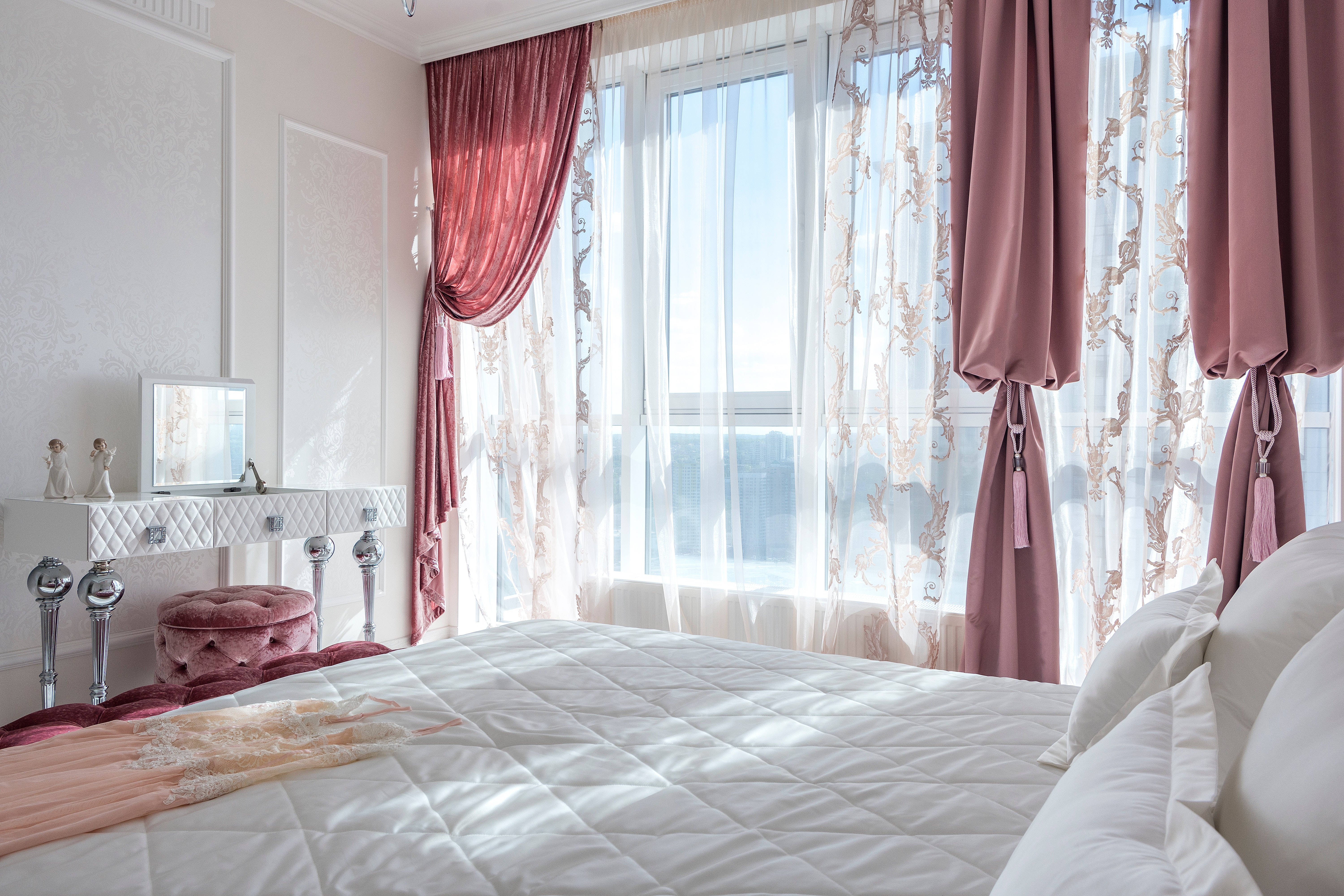 curtains.jpg curtains.jpg