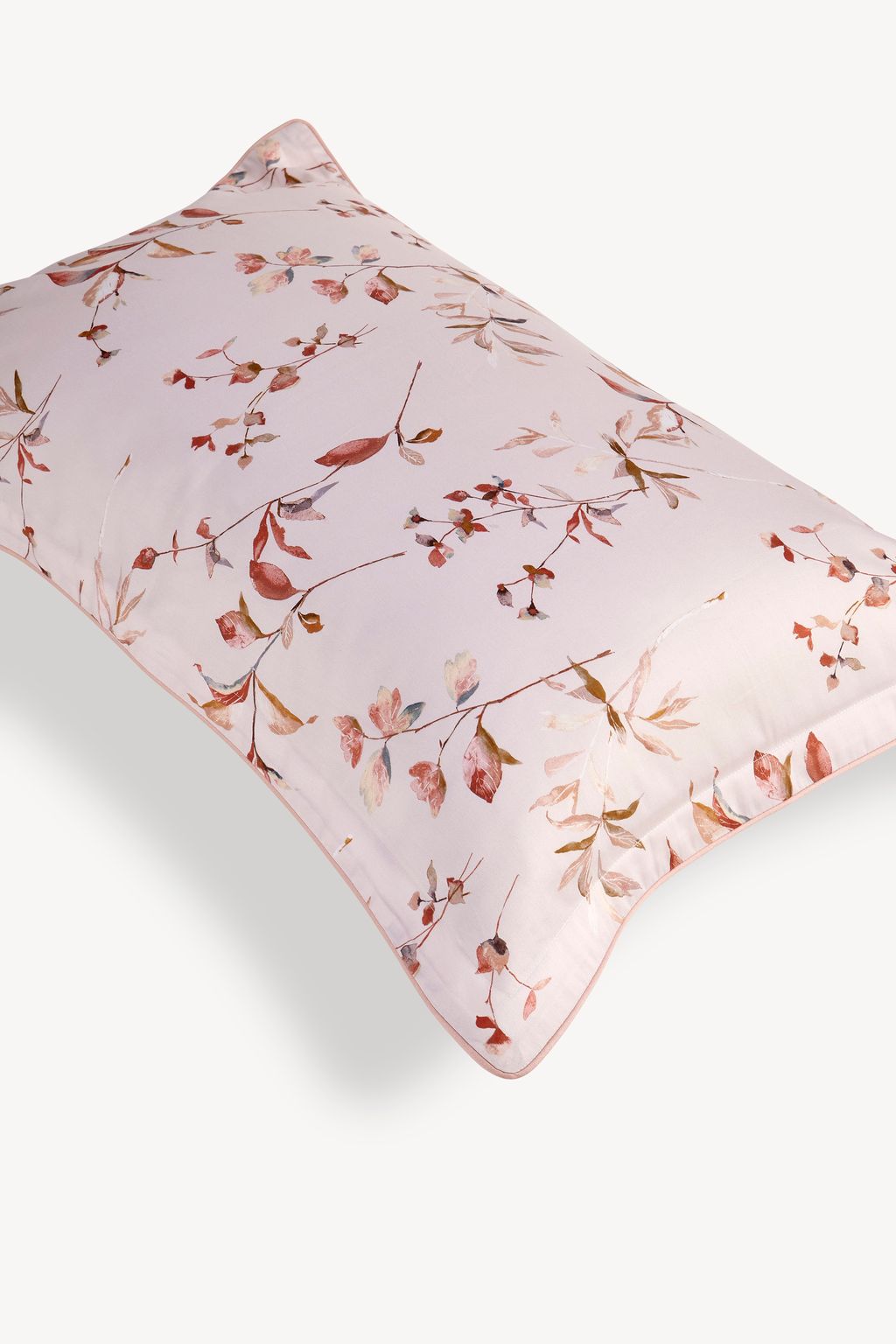 Hampton_Rose_Pillow_Detail_Cutout