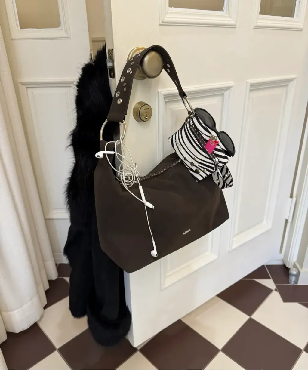 5d8715c37a0941208a28a38455961402