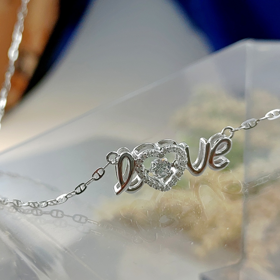 ISPL_925Silver_LOVEHeartPendant_RomanticClassic_DailyGift-14A