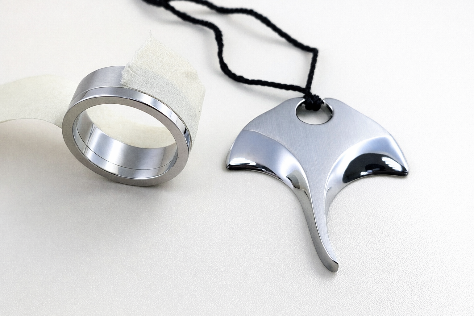 stainless-steel-bright-and-brushed-finish