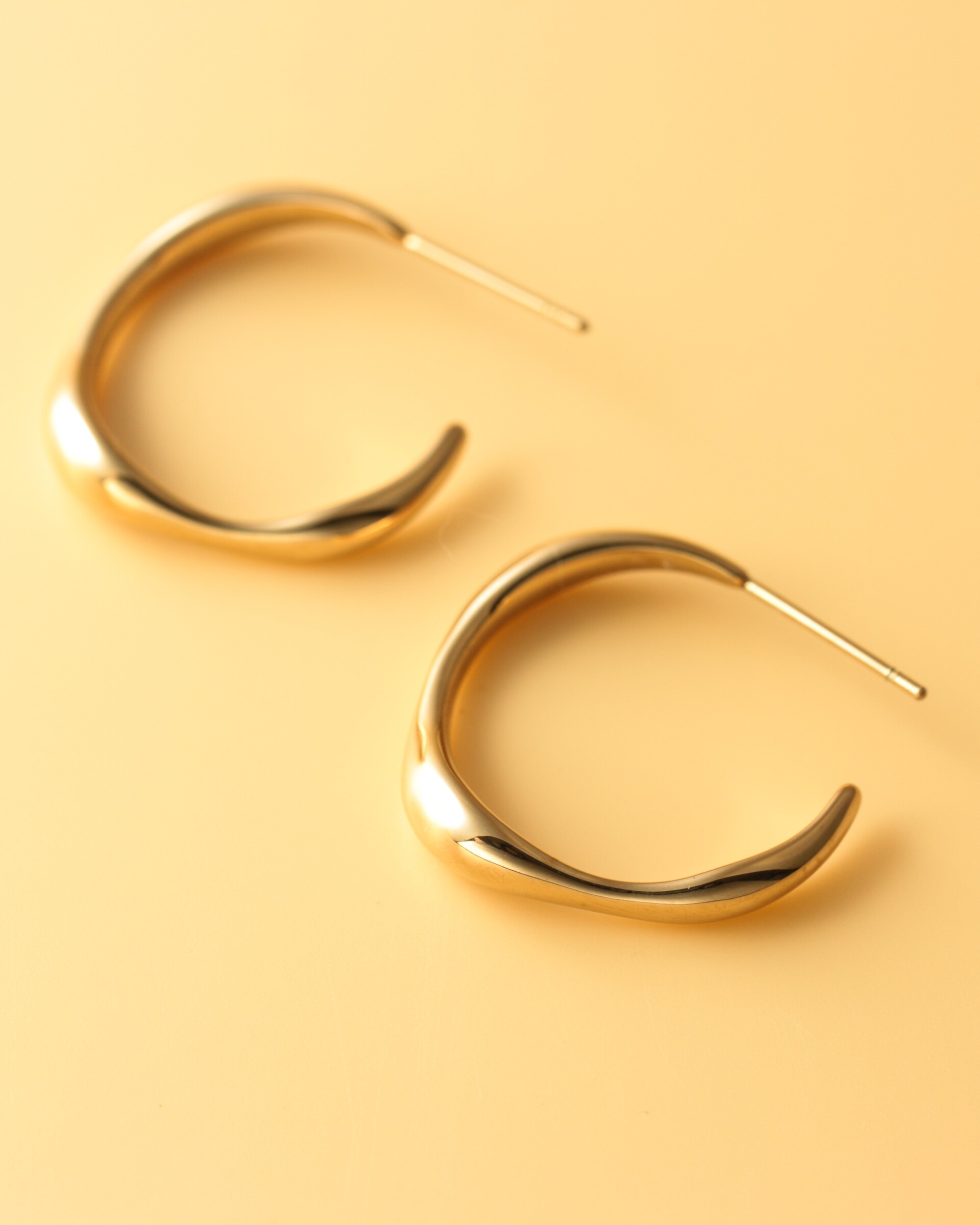 soft-arc-earrings-316l-E1318_02