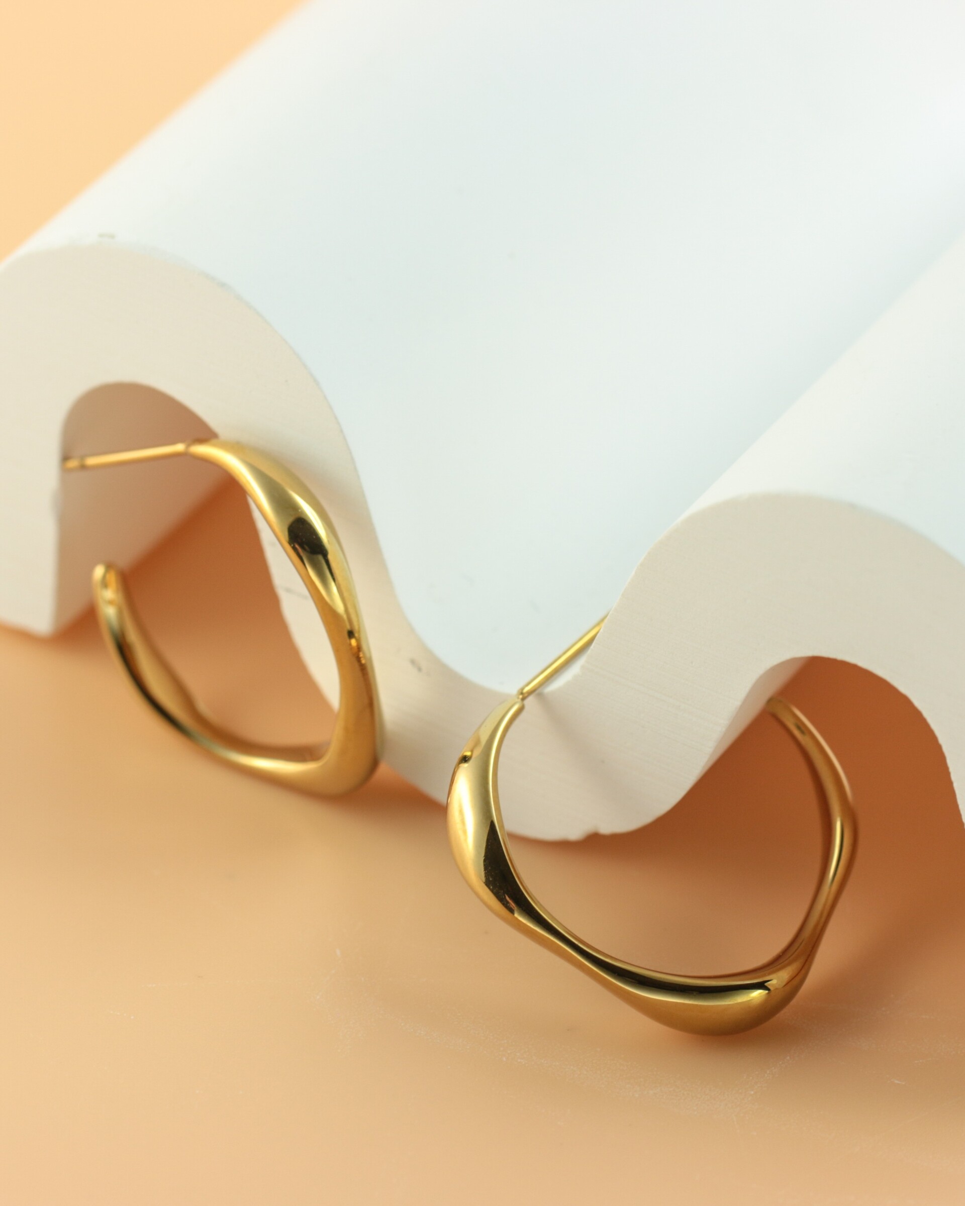 soft-arc-earrings-316l-E1318_10