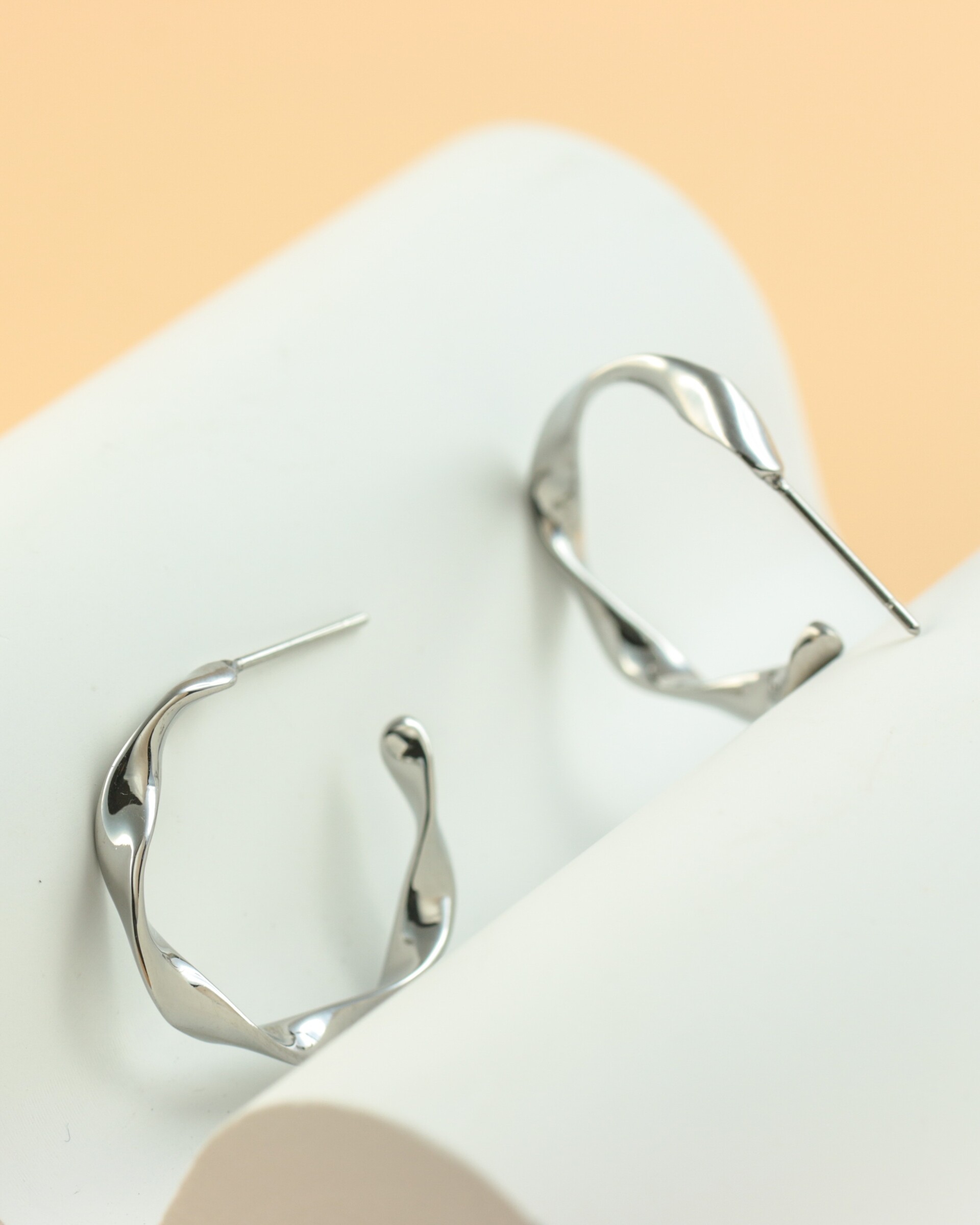 twist-rhythm-earrings-316l-E1134_04