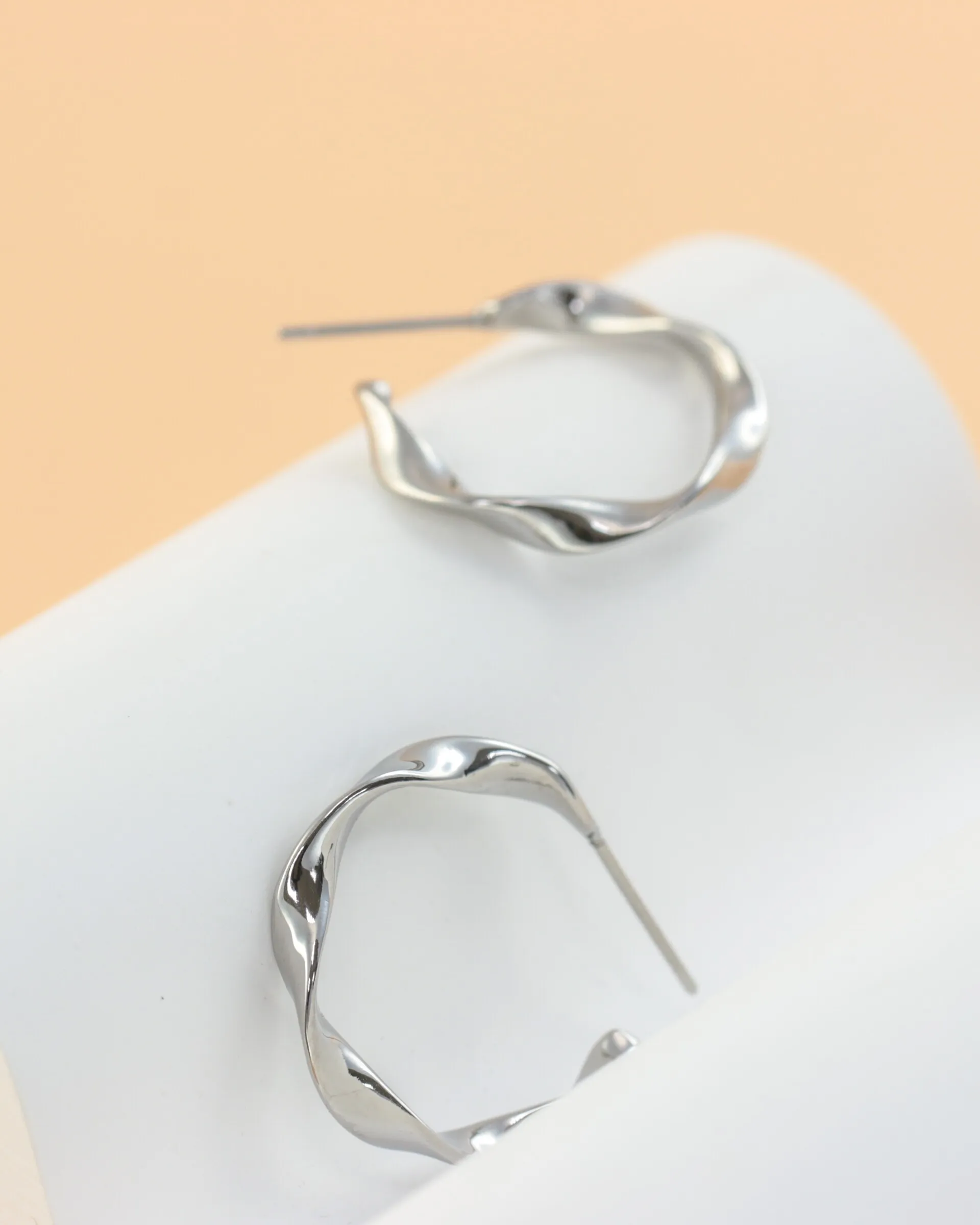 twist-rhythm-earrings-316l-E1134_05